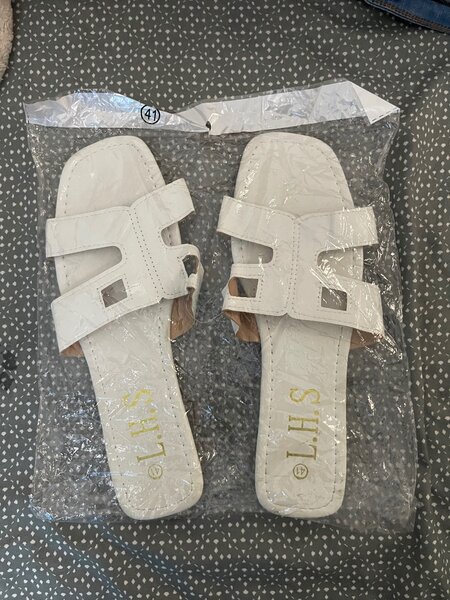 Sandales blanches élégantes