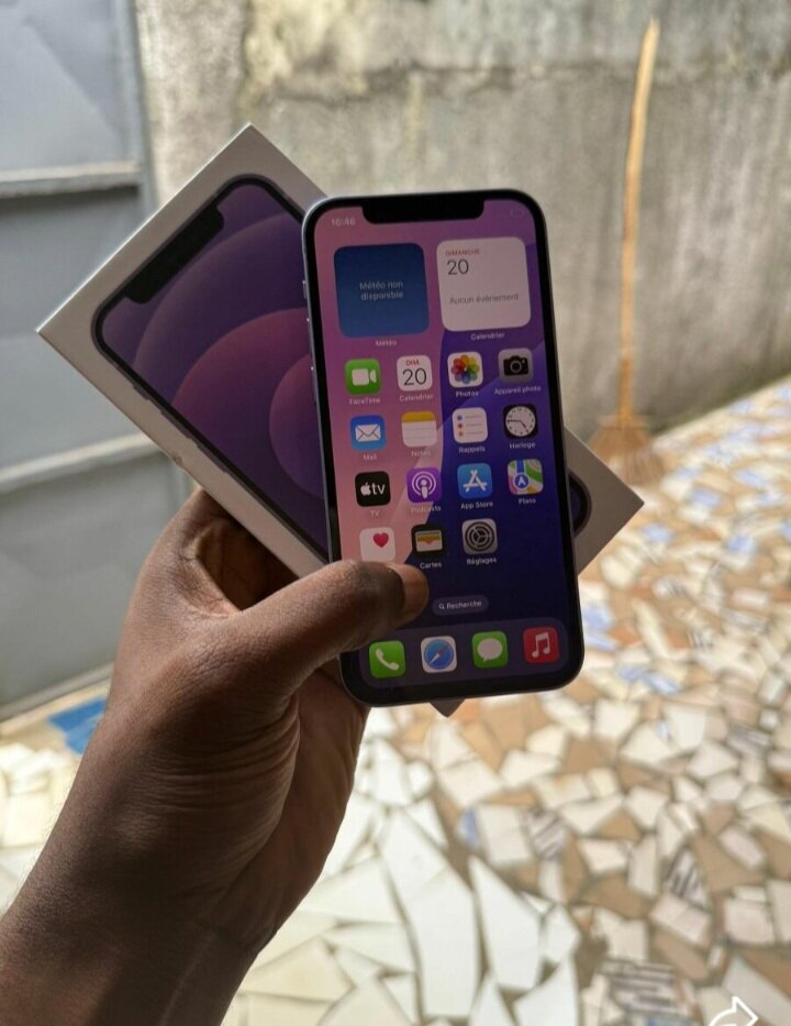 iPhone 12 violet 64 Go