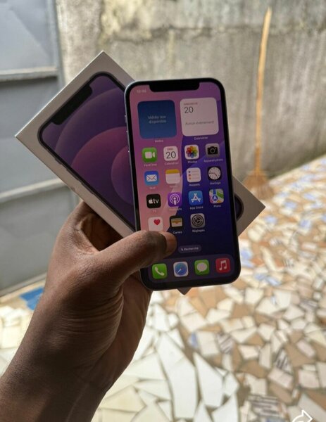 iPhone 12 violet 64 Go