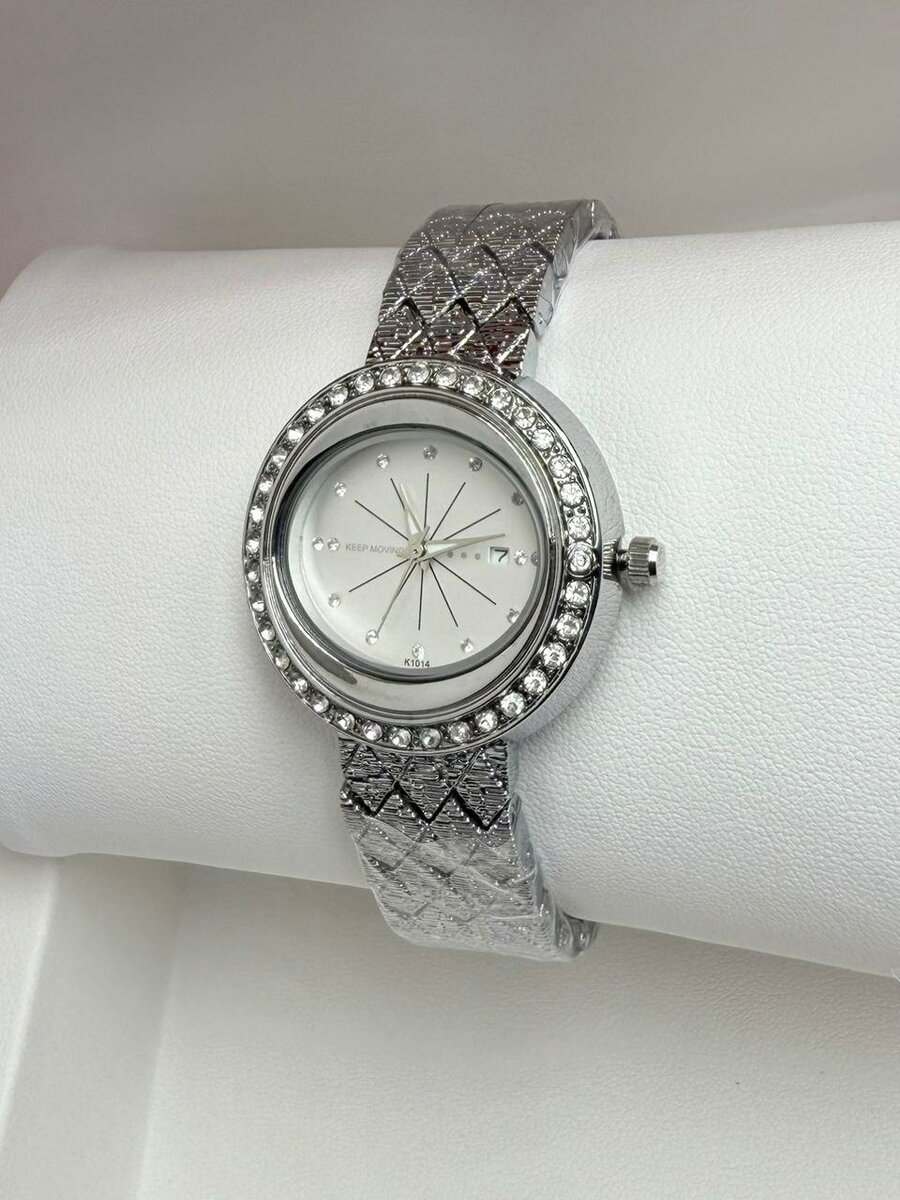 Montre Femme Élégante Argentée