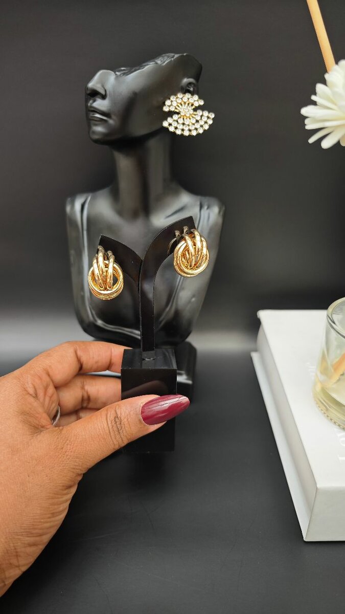 Boucles d'oreilles élégantes dorées