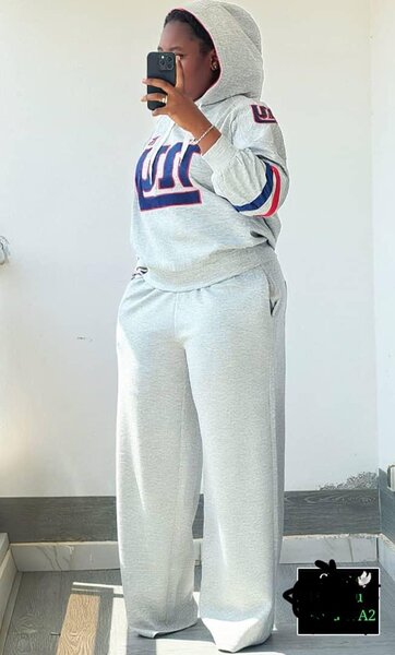 Survêtement à capuche moderne