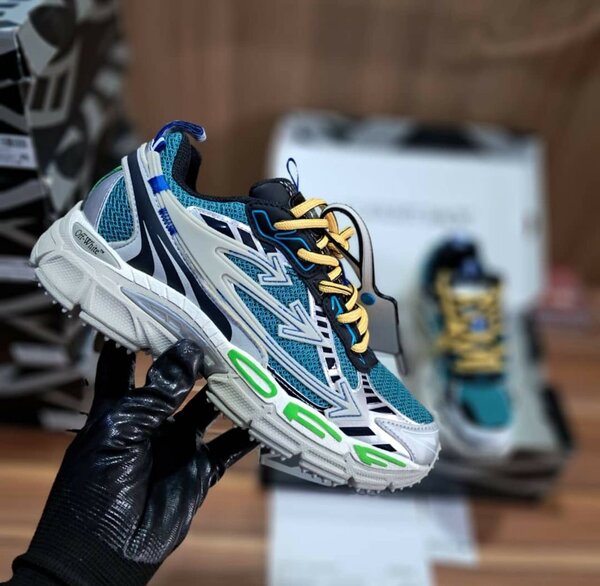 OFF WHITE SNEAKER