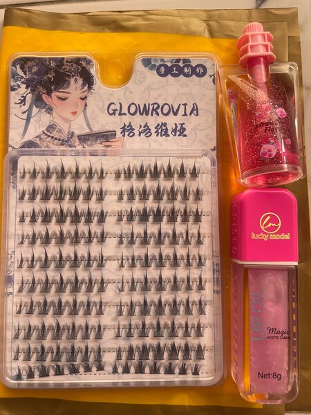 Glowrovia Eyelash and Lip Gloss Set