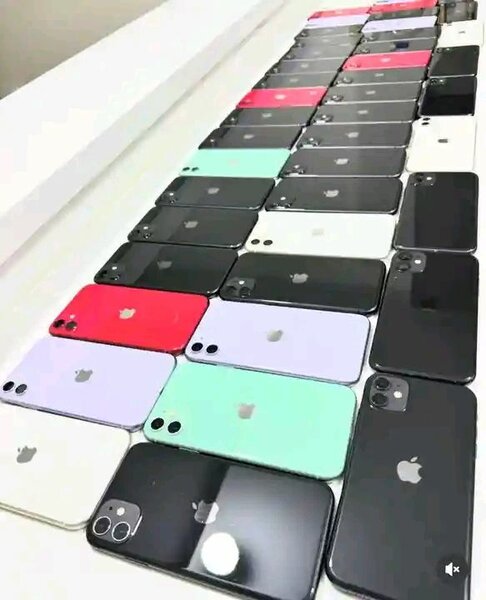 Smartphones Apple iPhone variés