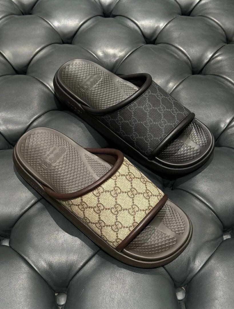 Tongs unisex élégantes