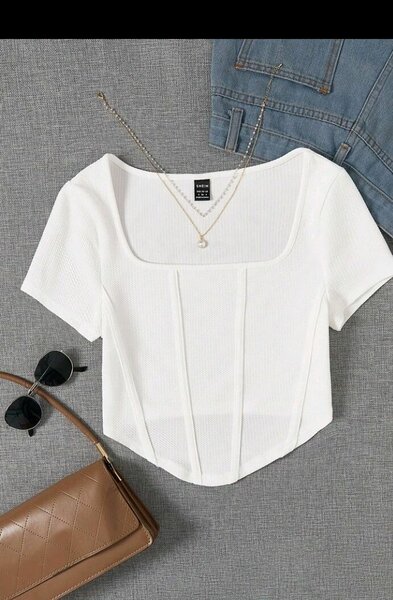 Haut Blanc Élégant Femme