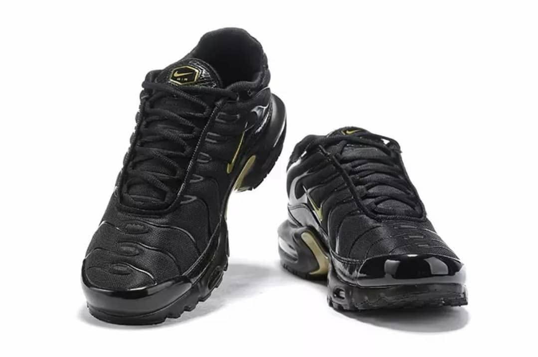 BASKET NIKE TN