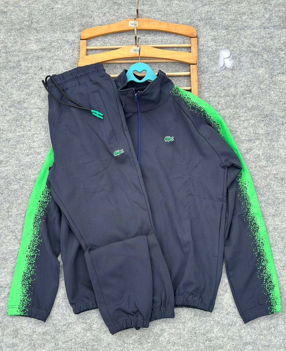Ensemble de sport homme élégant