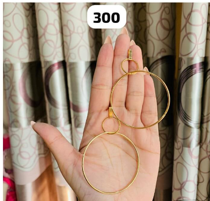Earrings 