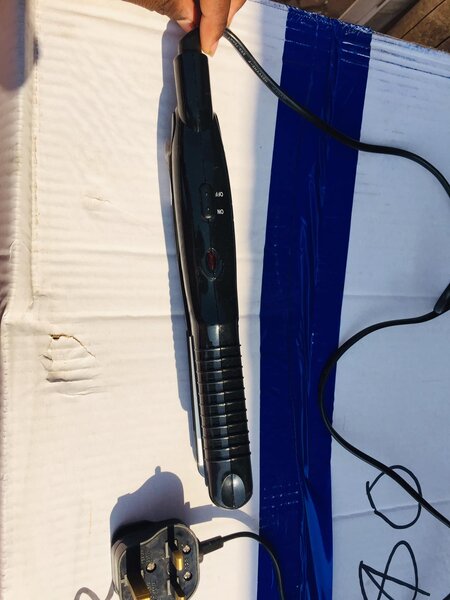Hair straightener