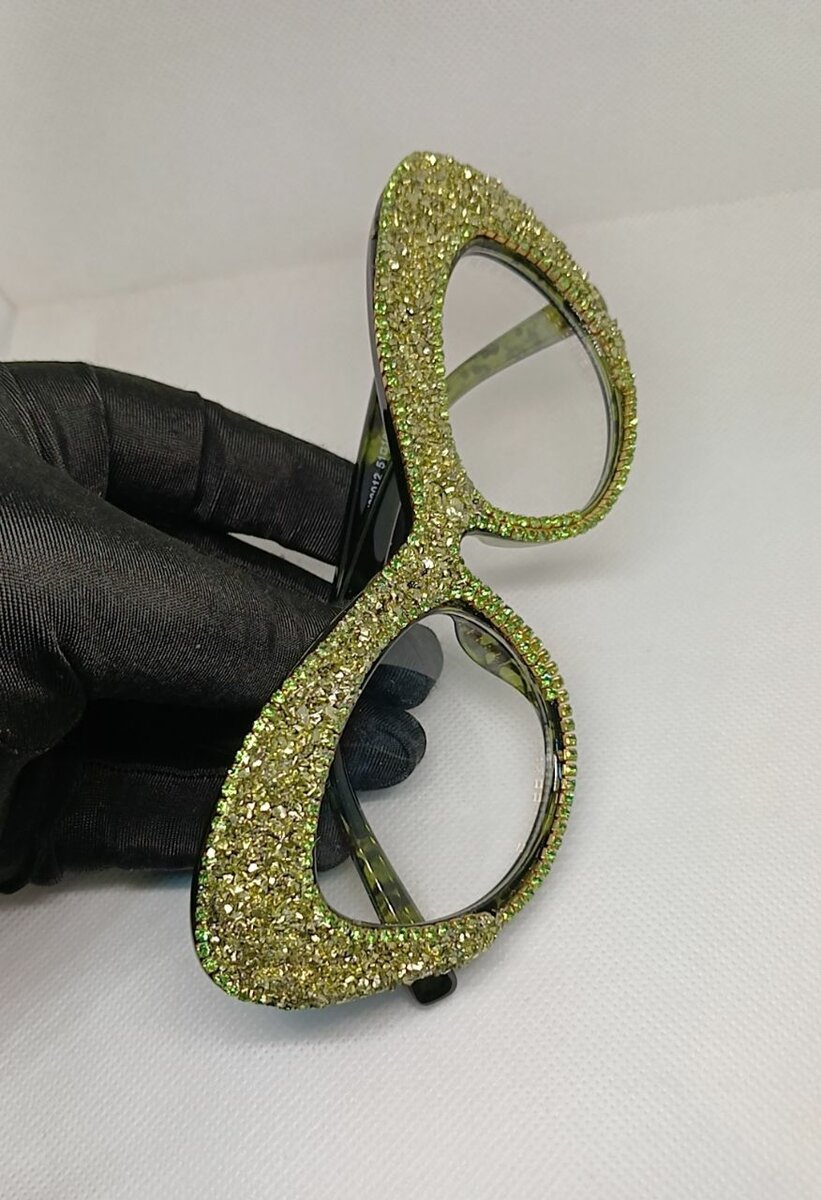 Cat eye sunglasses