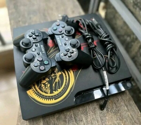 Console Sony PS3 avec manettes