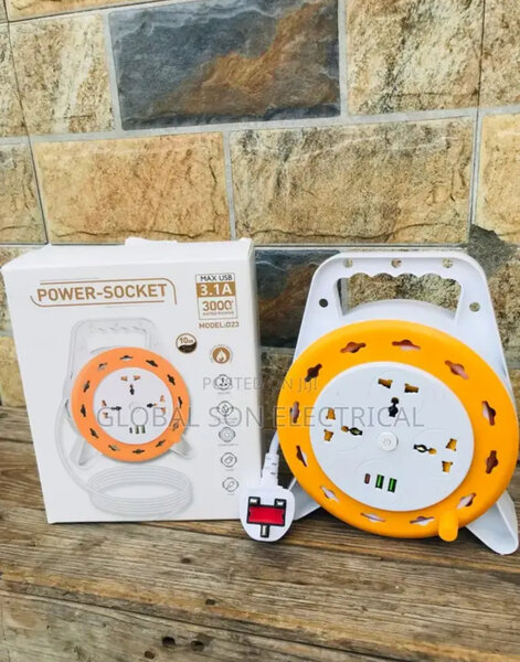 Multiprise enrouleur 10A