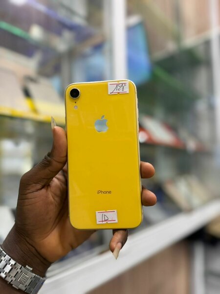 iPhone XR Jaune 128Go 2nd main