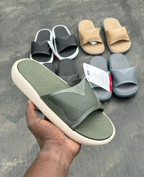 Claquettes confort pour hommes