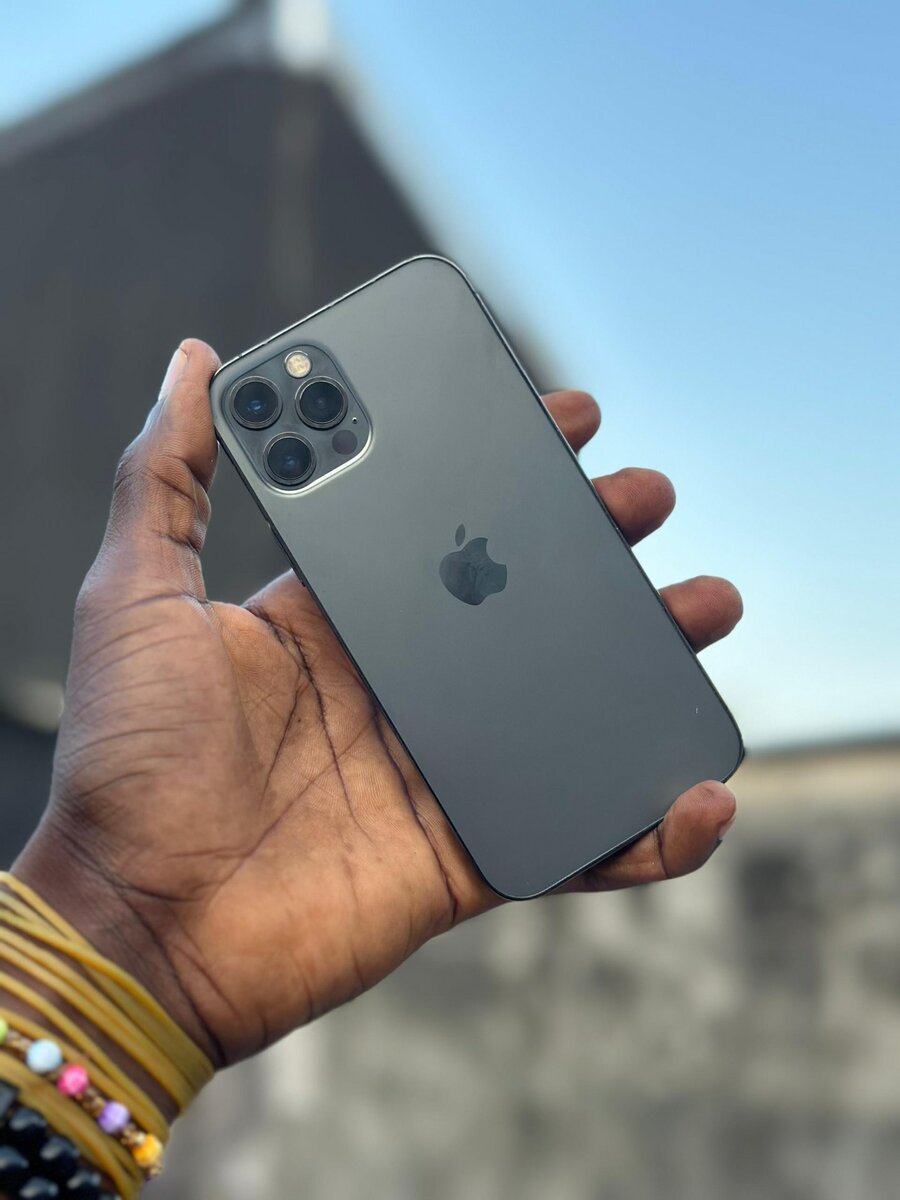 iPhone 12 Pro San id 128G 170.000 kao même 5F quitte pas