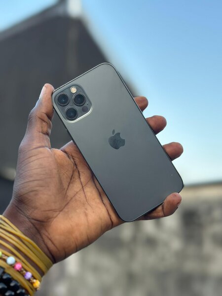 iPhone 12 Pro San id 128G 170.000 kao même 5F quitte pas