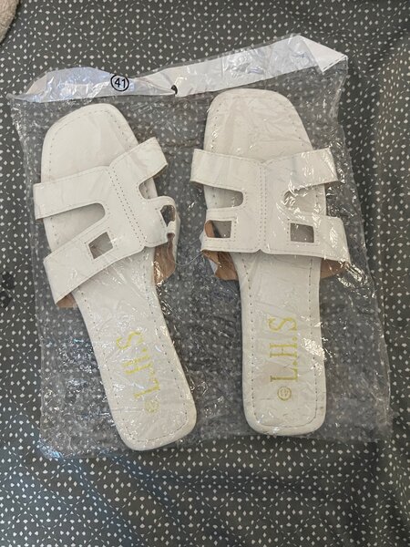 Sandales blanches élégantes