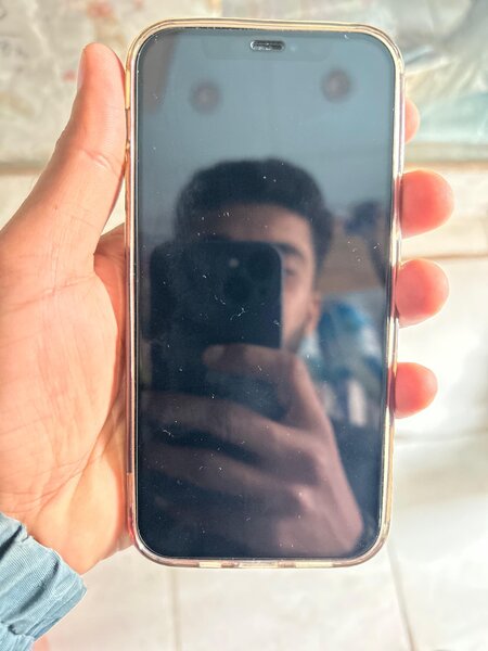 Apple i phone 12