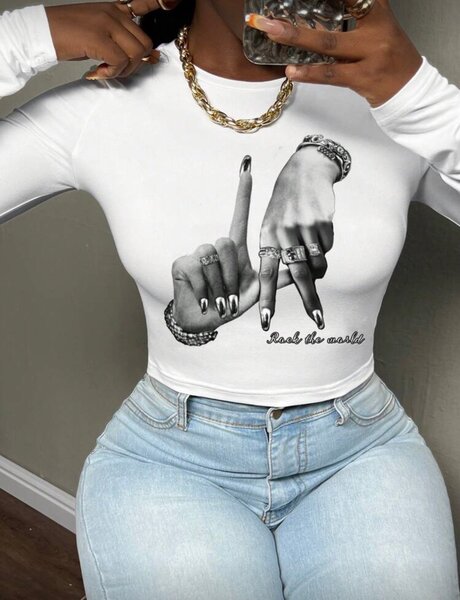 T-shirt graphique à manches longues