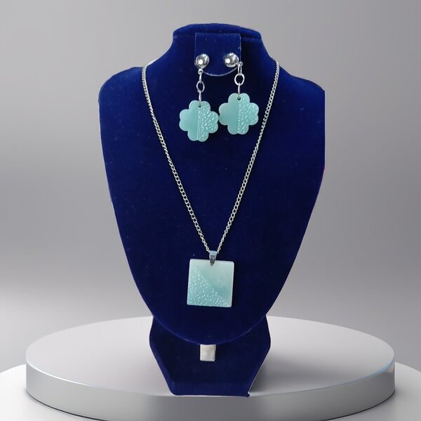 Resin jewellery set