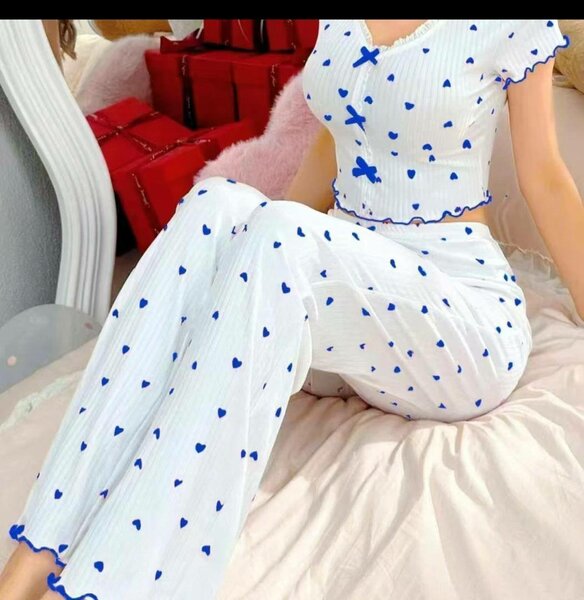 Pyjama confortable à motifs cœurs