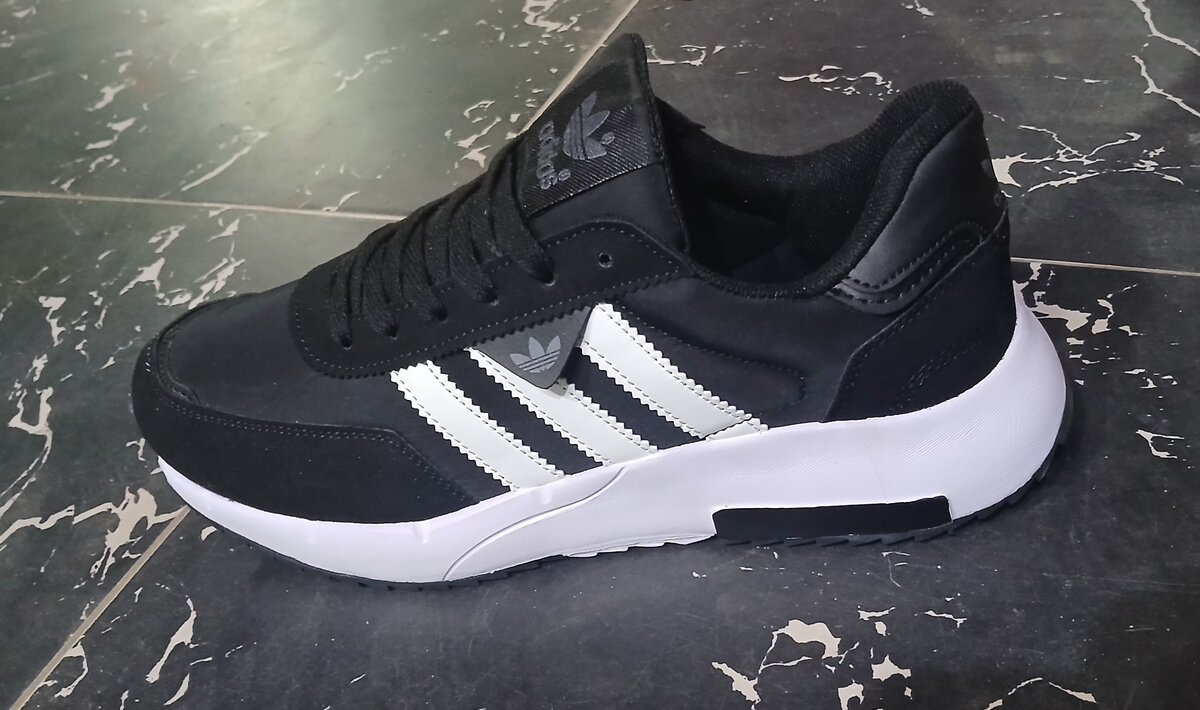Baskets noires élégantes homme