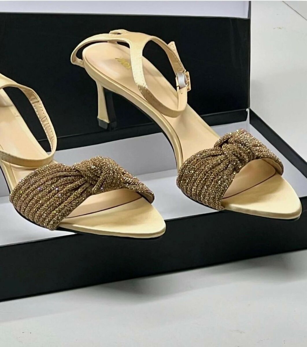 Cute heel