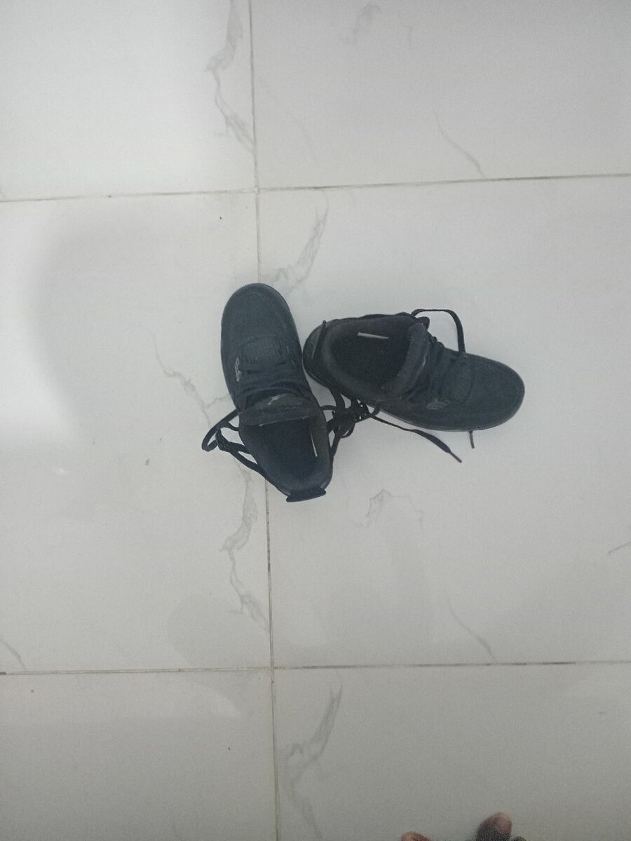 Sneakers noirs unisexes élégants