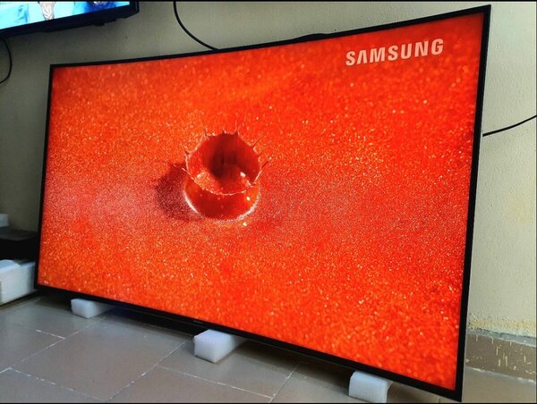 Télévision incurvée Samsung UHD