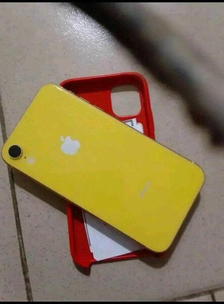 iPhone XR Jaune Débloqué