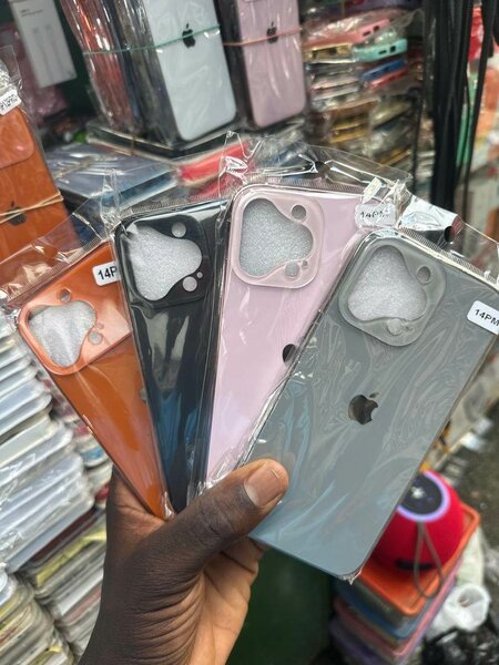 Coques iPhone Modernes Colorées