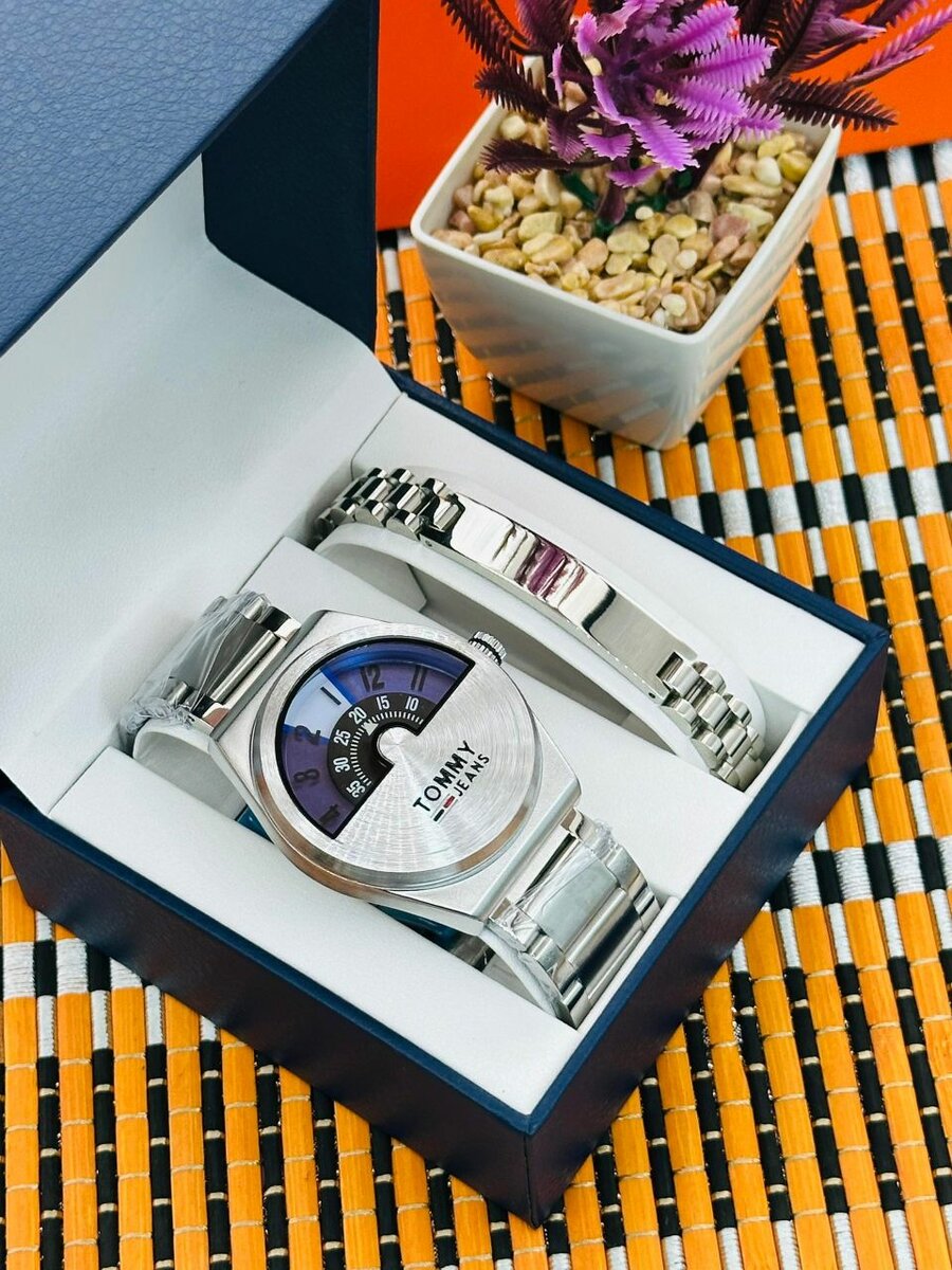 Montre élégante en acier inoxydable