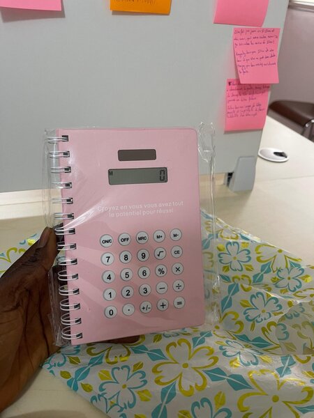 Carnet avec calculatrice intégrée