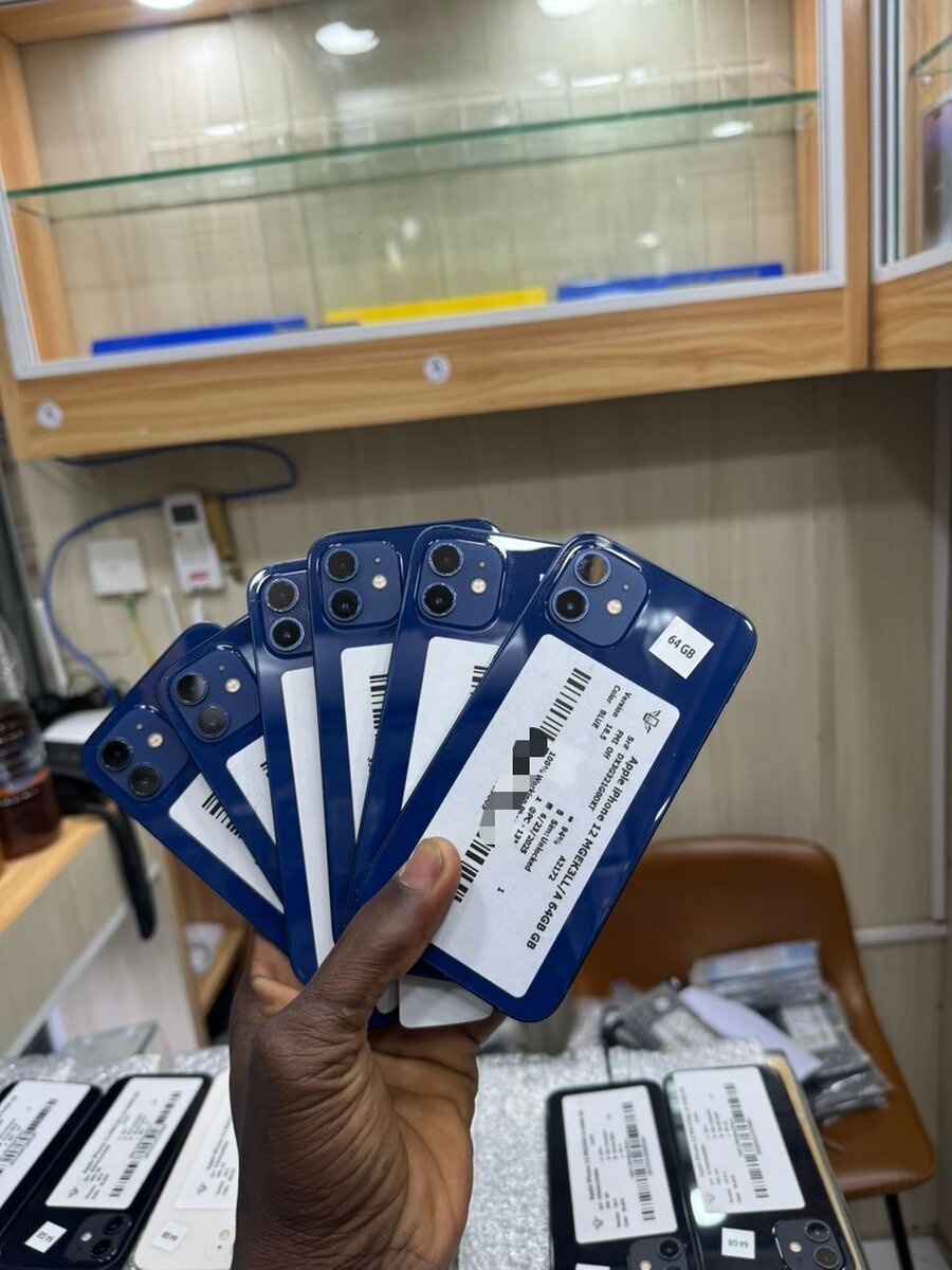 iPhone 12 casi neuf