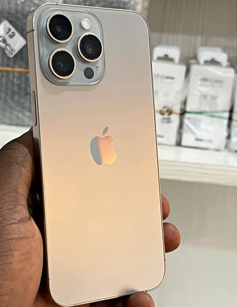 iPhone 15 Pro Max 256 Go