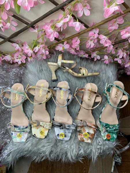 Sandales femme élégantes à talons