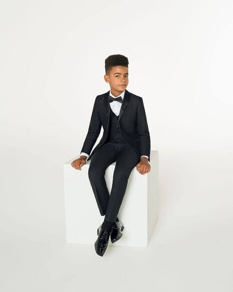 Costume élégant pour garçon