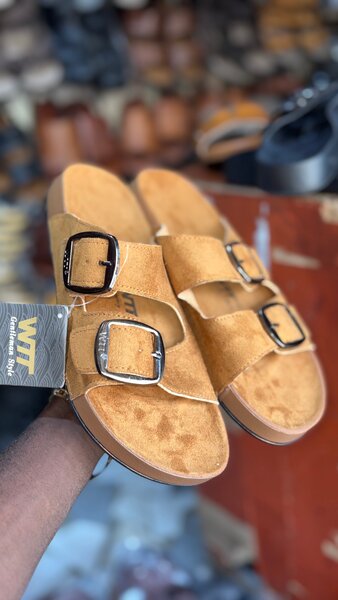 Sandales en daim élégantes