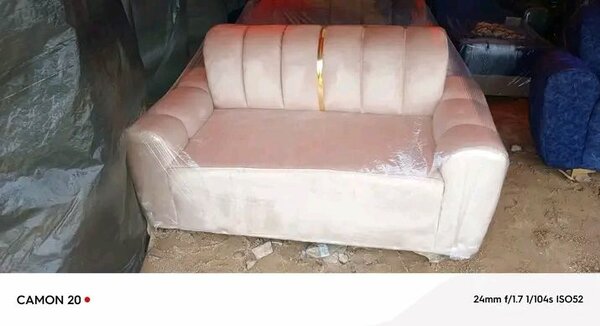 Canapé en velours beige