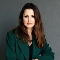 Нелли Сезёнова