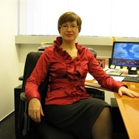 Елена Попова