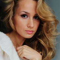 Алла Захарова