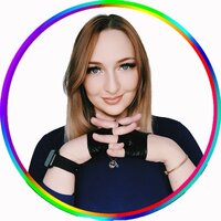 Анюта Суханова