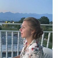 Яна Савцова