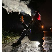 Дама в красном