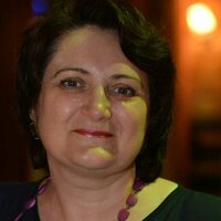 Нана Марова