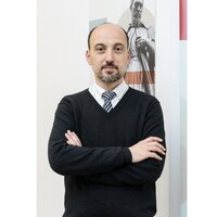 Роман Сейтумеров, гид по Питеру, переводчик, преподаватель.