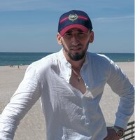 Фаррух Тошев